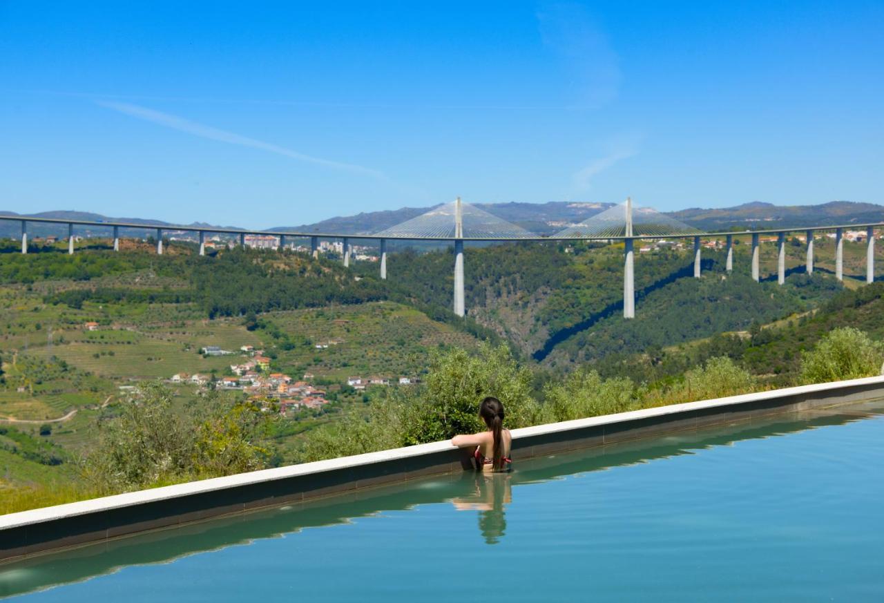Mw Douro Wine & Spa Santa Marta de Penaguião Esterno foto View of the bridge from the swimming pool of the hotel