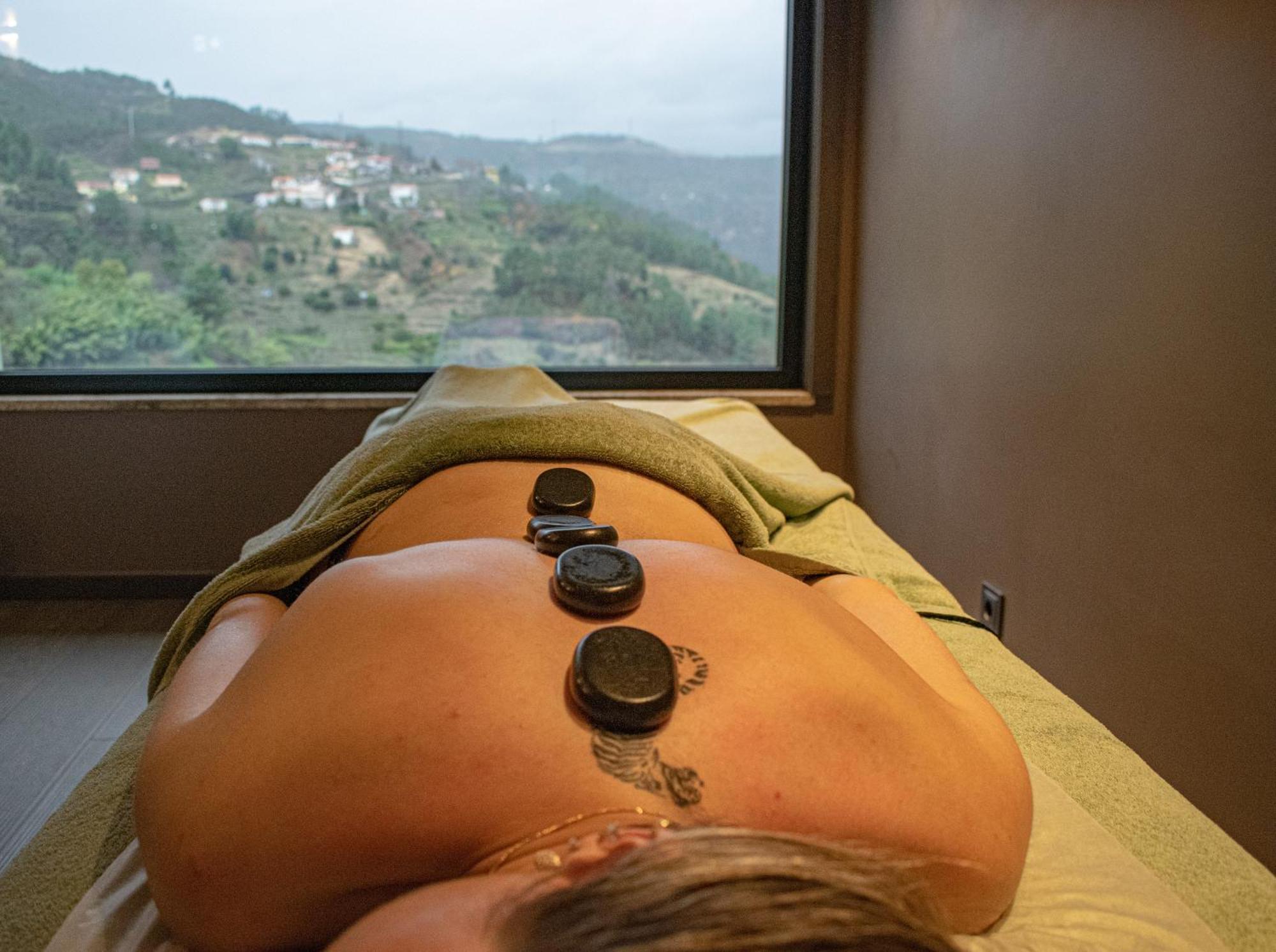 Mw Douro Wine & Spa Santa Marta de Penaguião Esterno foto Hot stone massage