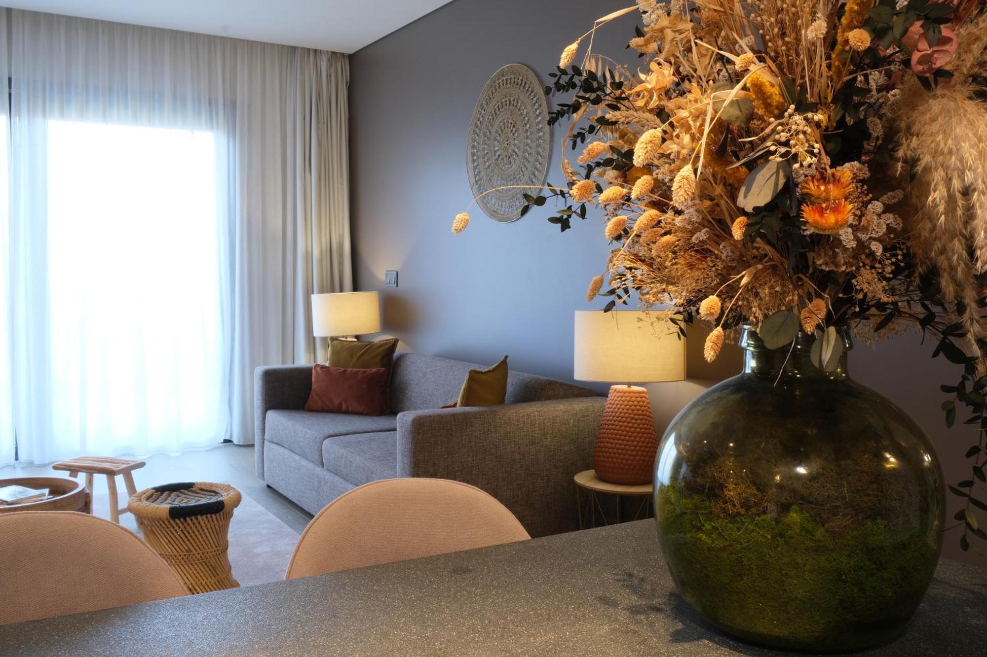 Mw Douro Wine & Spa Santa Marta de Penaguião Esterno foto A living room in a typical apartment